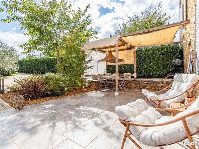 Propriété 6 pièces 223 m²