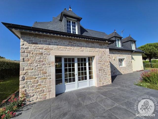 Propriété 6 pièces 235 m²