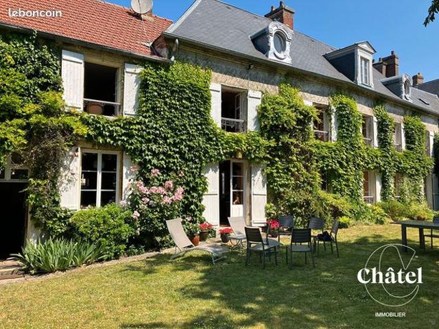 Propriété 6 pièces 235 m²