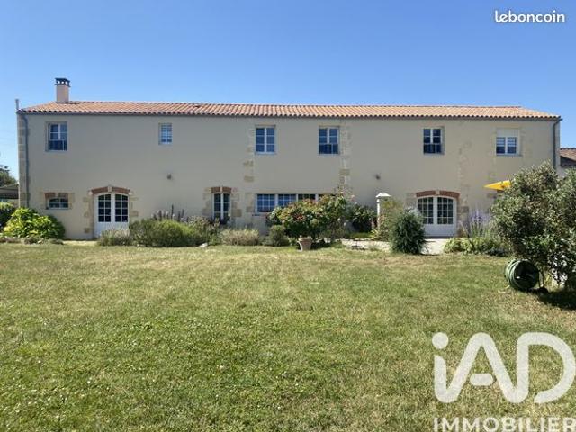 Propriété 6 pièces 235 m²
