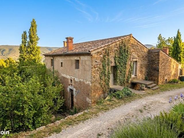 Propriété 6 pièces 236 m²