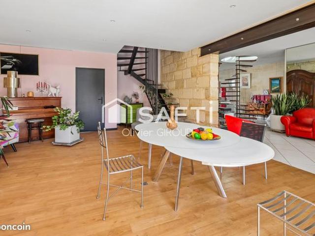 Propriété 6 pièces 238 m²
