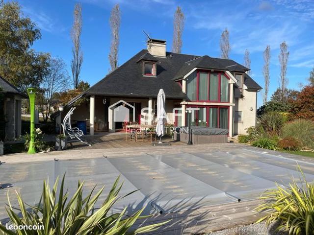 Propriété 6 pièces 239 m²