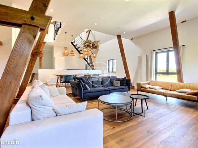 Propriété 6 pièces 239 m²