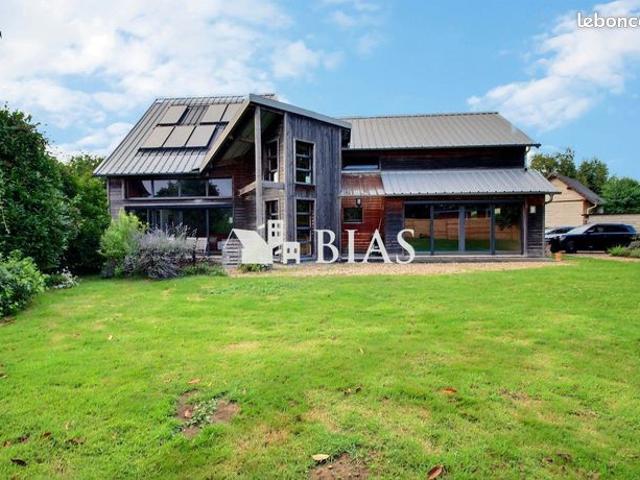 Propriété 6 pièces 230 m²