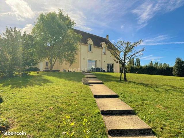 Propriété 6 pièces 230 m²