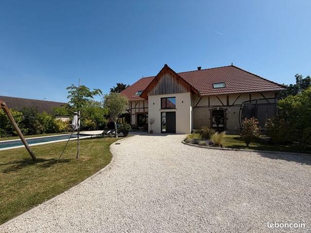 Propriété 6 pièces 230 m²