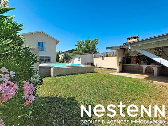 Propriété 6 pièces 230 m²
