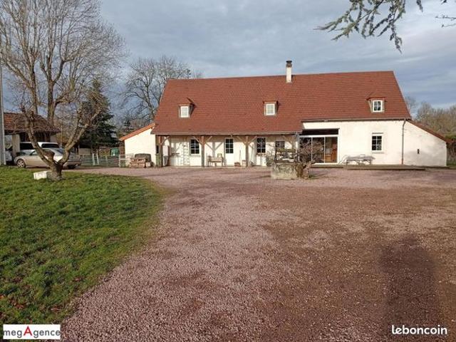 Propriété 6 pièces 230 m²