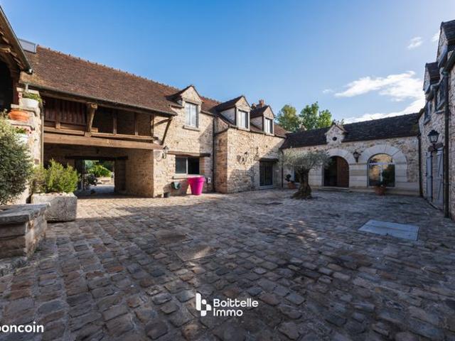 Propriété 6 pièces 230 m²