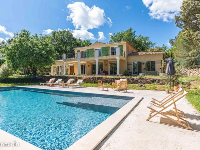 Propriété 6 pièces 230 m²