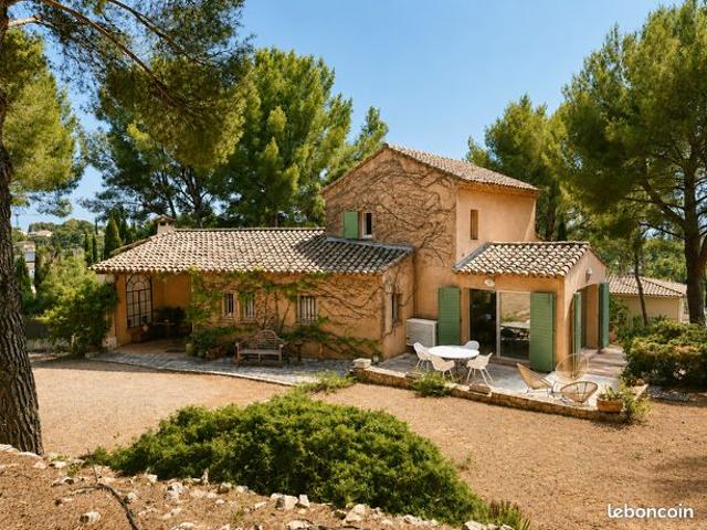 Propriété 6 pièces 230 m²