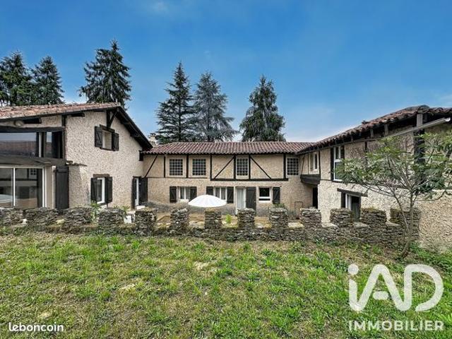 Propriété 6 pièces 230 m²
