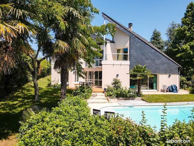 Propriété 6 pièces 231 m²