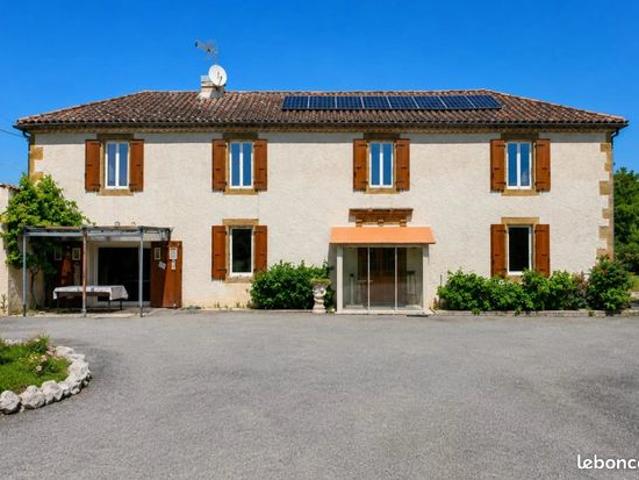 Propriété 6 pièces 231 m²