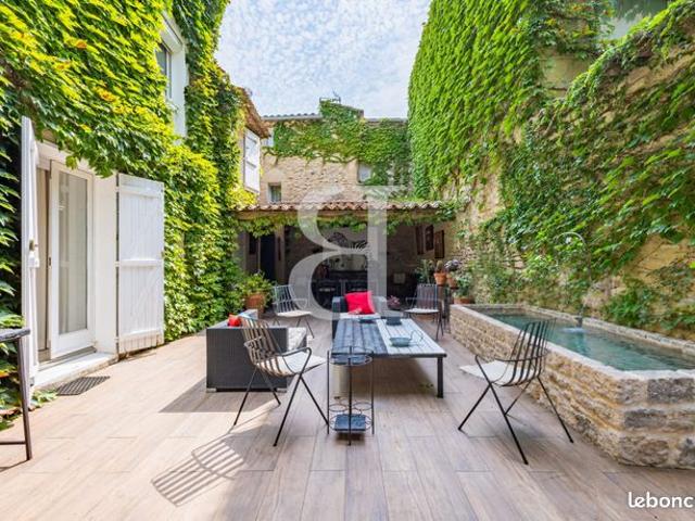 Propriété 6 pièces 244 m²