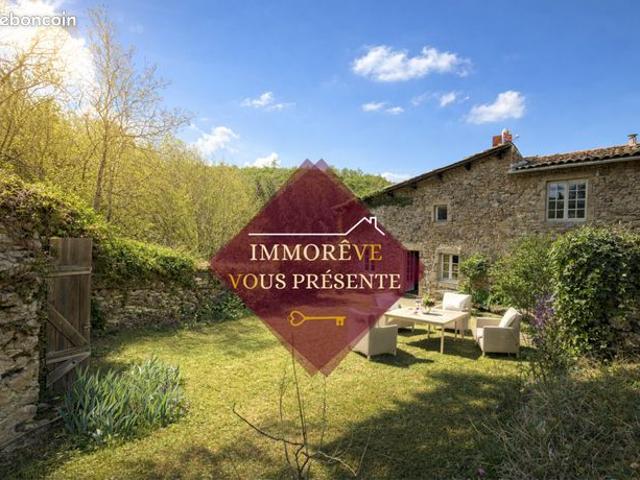 Propriété 6 pièces 244 m²
