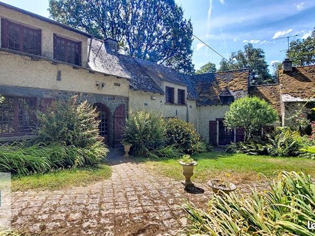 Propriété 6 pièces 244 m²