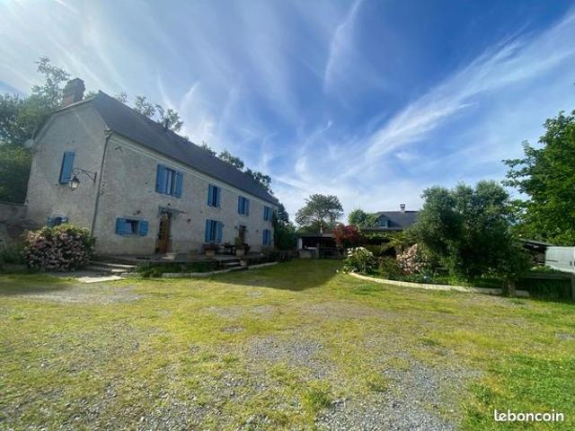 Propriété 6 pièces 244 m²