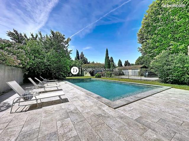 Propriété 6 pièces 246 m²