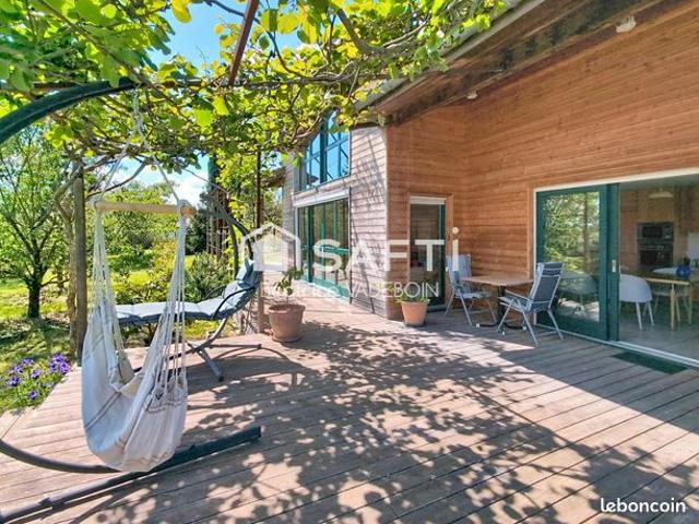 Propriété 6 pièces 246 m²