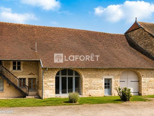 Propriété 6 pièces 246 m²