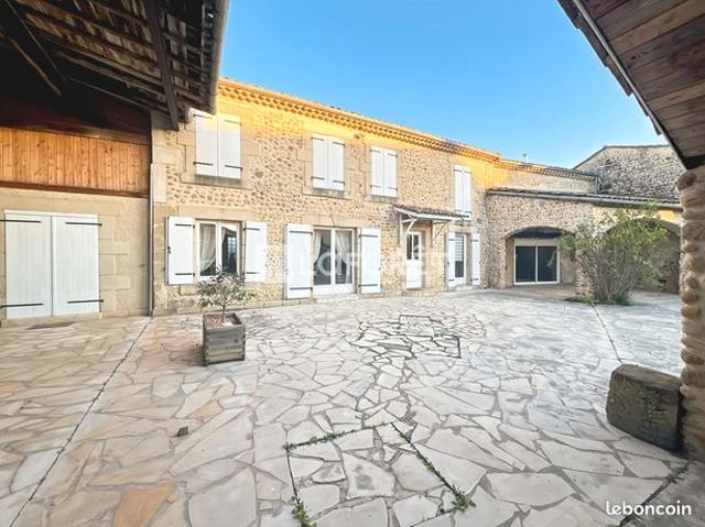 Propriété 6 pièces 247 m²