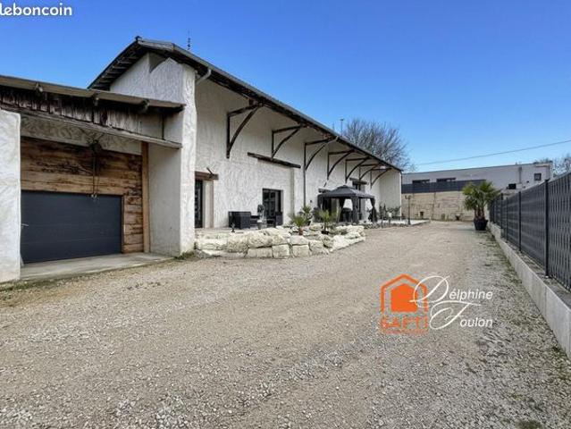 Propriété 6 pièces 247 m²