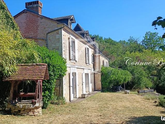 Propriété 6 pièces 248 m²