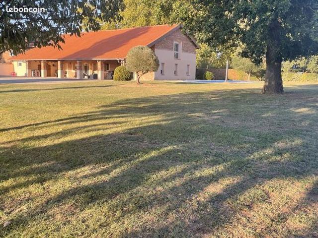 Propriété 6 pièces 248 m²