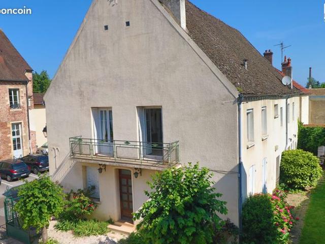 Propriété 6 pièces 240 m²