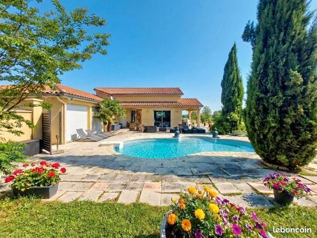 Propriété 6 pièces 240 m²