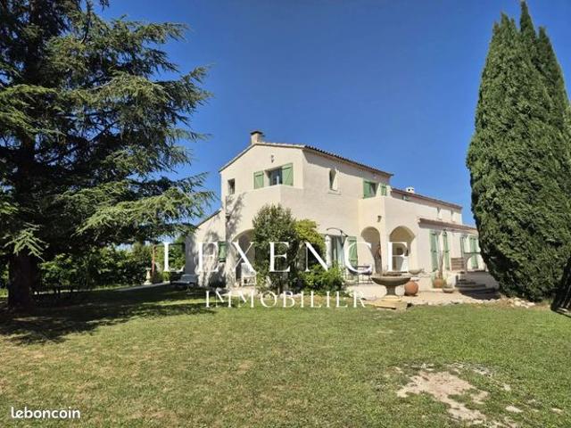 Propriété 6 pièces 240 m²
