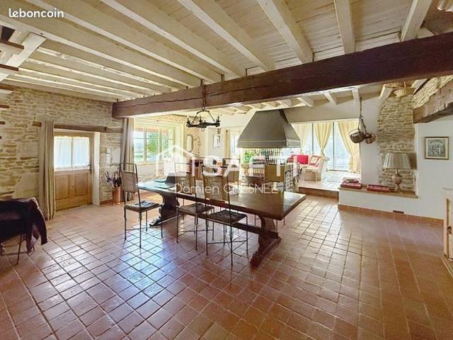 Propriété 6 pièces 240 m²