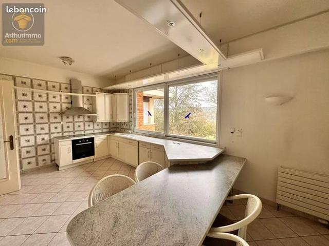 Propriété 6 pièces 240 m²