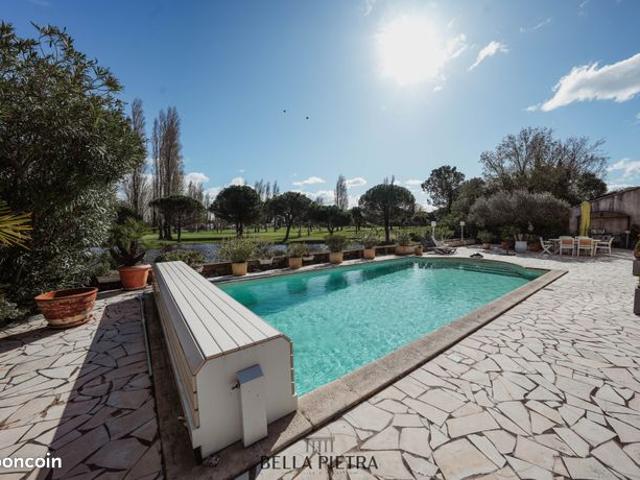 Propriété 6 pièces 240 m²
