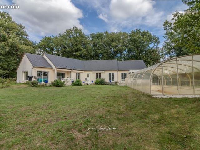 Propriété 6 pièces 240 m²