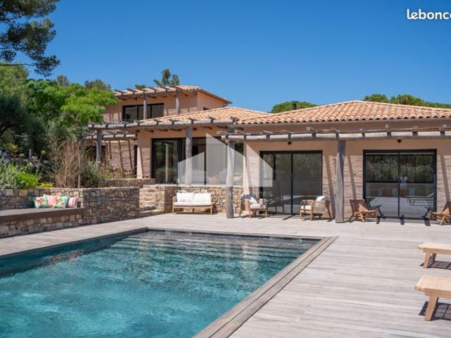 Propriété 6 pièces 240 m²