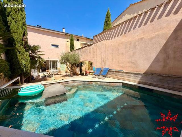 Propriété 6 pièces 241 m²