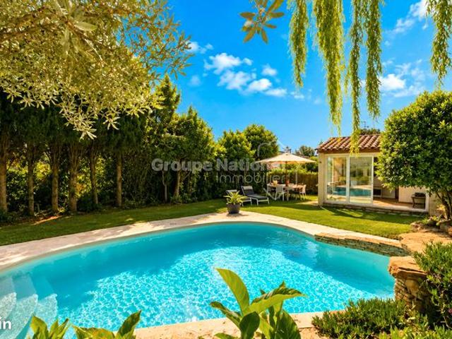 Propriété 6 pièces 241 m²
