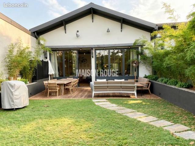 Propriété 6 pièces 254 m²