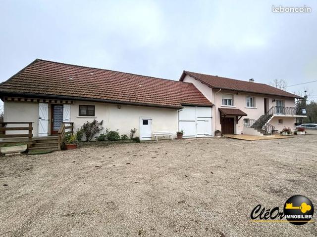 Propriété 6 pièces 254 m²