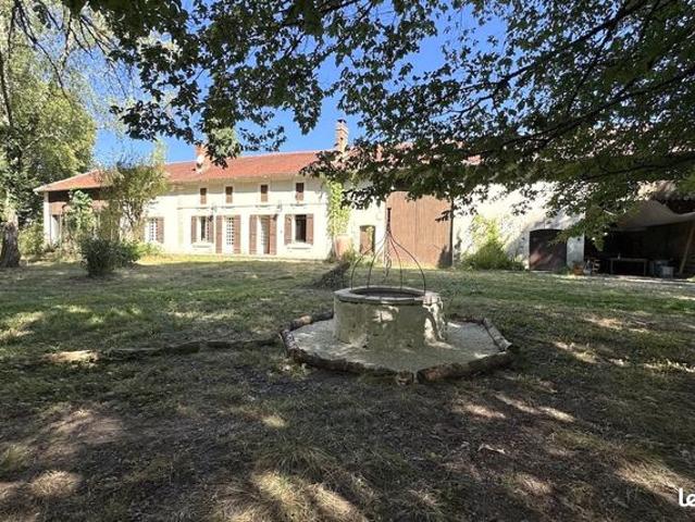 Propriété 6 pièces 255 m²