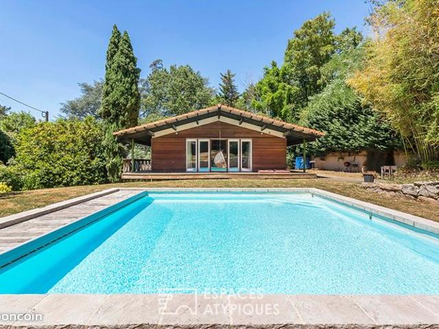 Propriété 6 pièces 255 m²