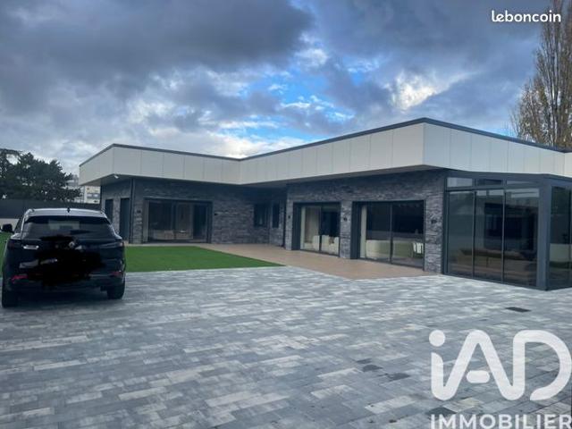 Propriété 6 pièces 255 m²