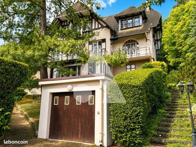 Propriété 6 pièces 257 m²