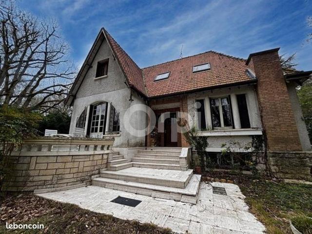 Propriété 6 pièces 250 m²