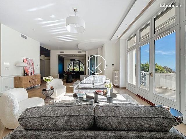 Propriété 6 pièces 250 m²