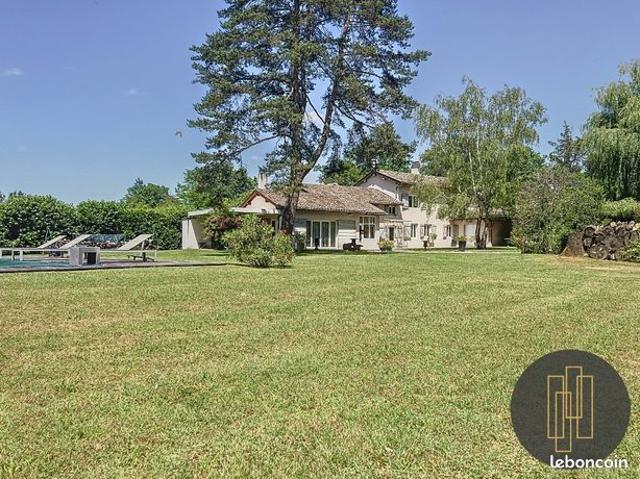 Propriété 6 pièces 250 m²