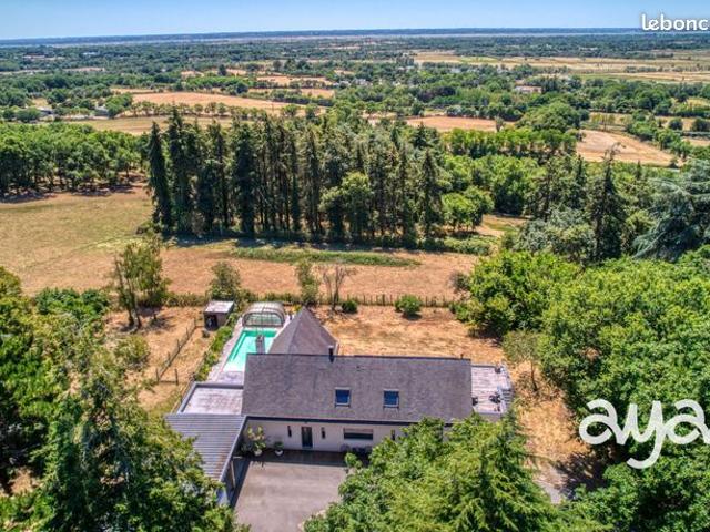 Propriété 6 pièces 250 m²